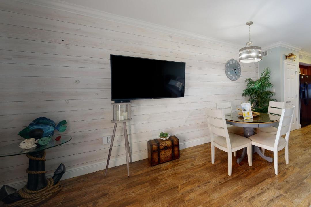 Photo of Livingroom in Mexico Beach