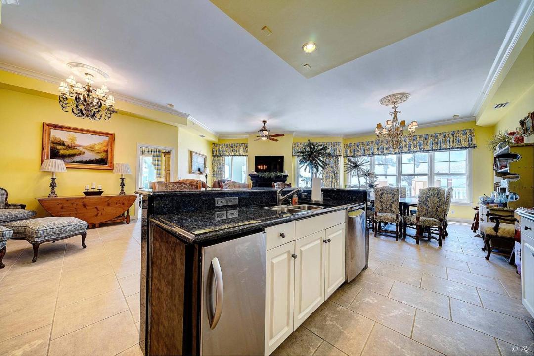 Photo of Kitchen in Silver Sands Beach