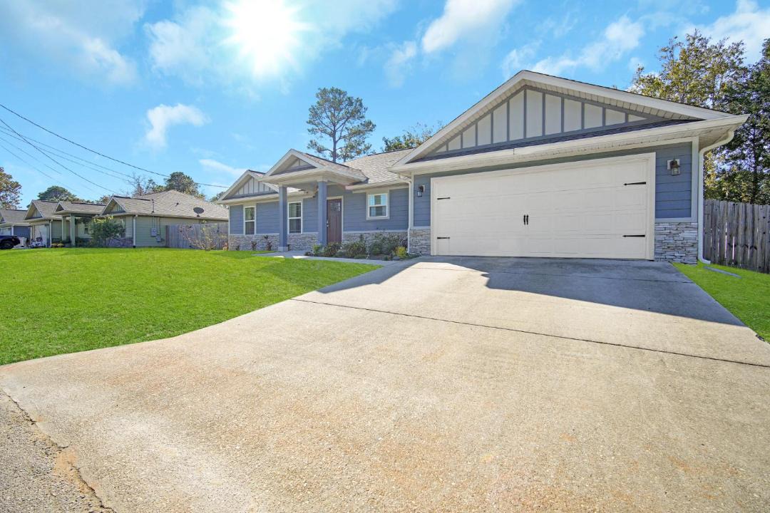 Photo of Buildings in Navarre