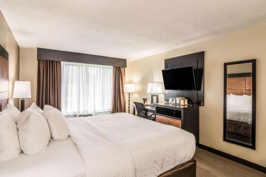 Photo of Bedroom in Northwest Pensacola