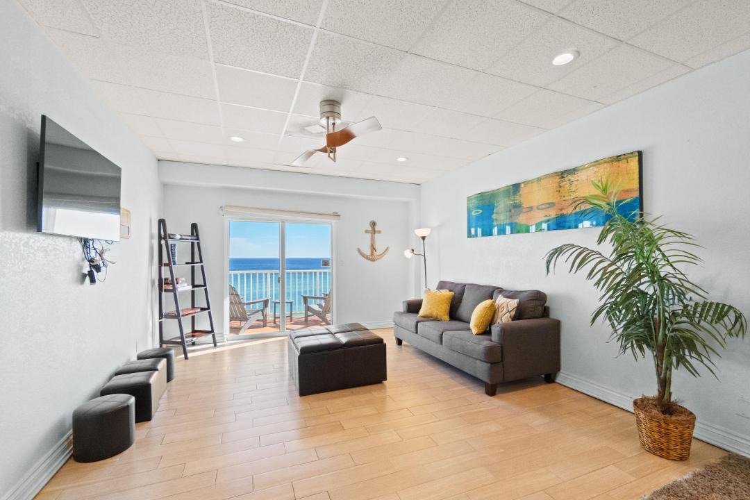 Photo of Livingroom in Pensacola Beach