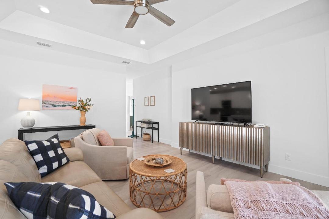 Photo of Livingroom in Riviera Beach