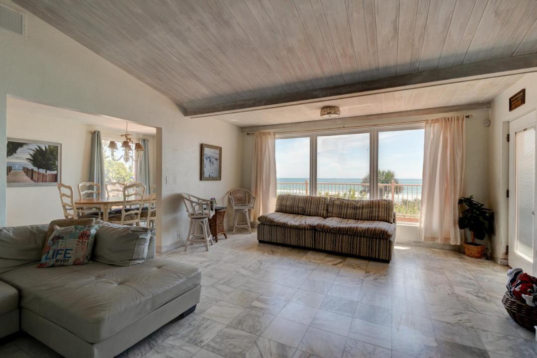 Photo of Livingroom in River Ridge Estates