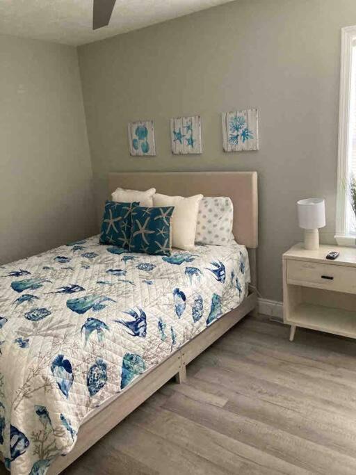 Photo of Bedroom in Biltmore Beach