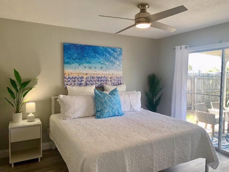 Photo of Bedroom in Biltmore Beach