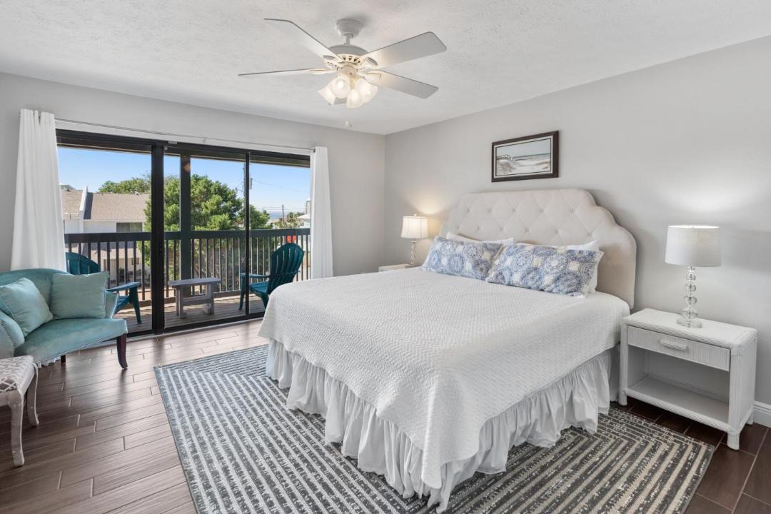 Photo of Bedroom in Laguna Beach Estates