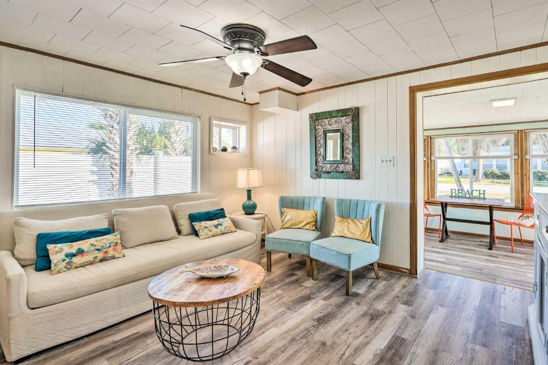 Photo of Livingroom in Bid-a-wee Beach