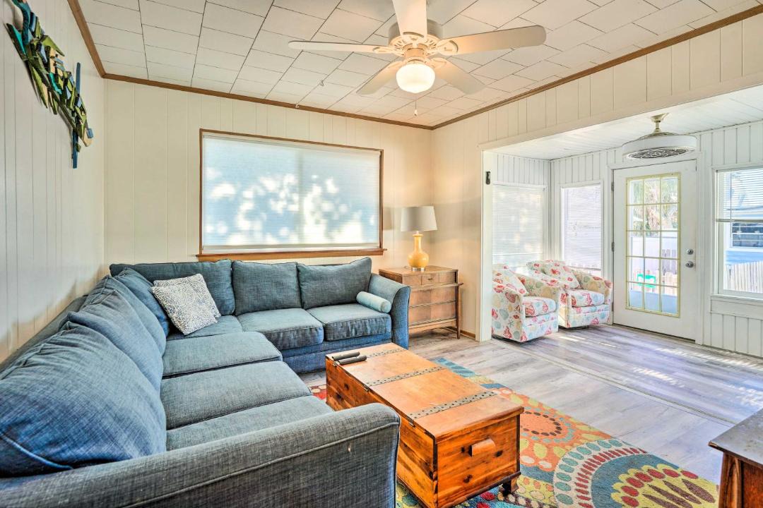 Photo of Livingroom in Bid-a-wee Beach