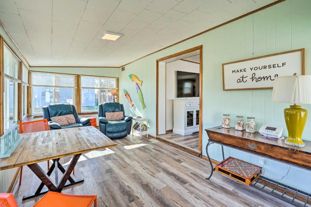 Photo of Livingroom in Bid-a-wee Beach