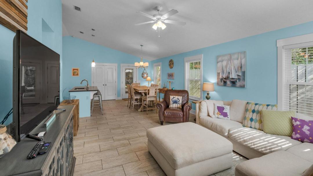 Photo of Livingroom in Inlet Beach Heights