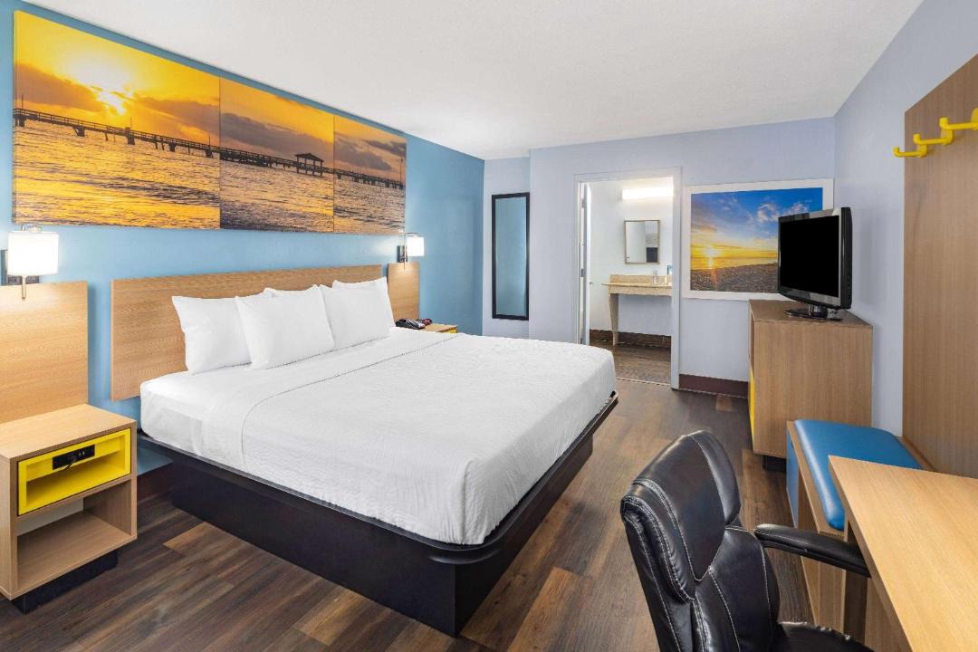 Photo of Bedroom in Northwest Pensacola