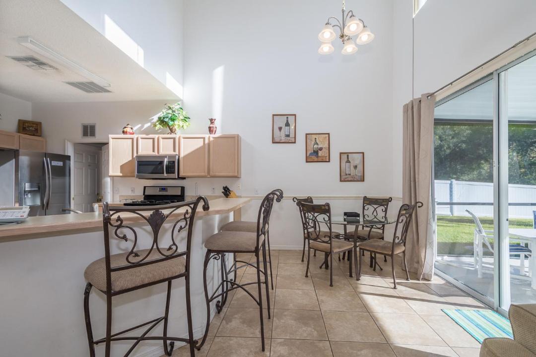 Photo of Livingroom in Crescent Lakes