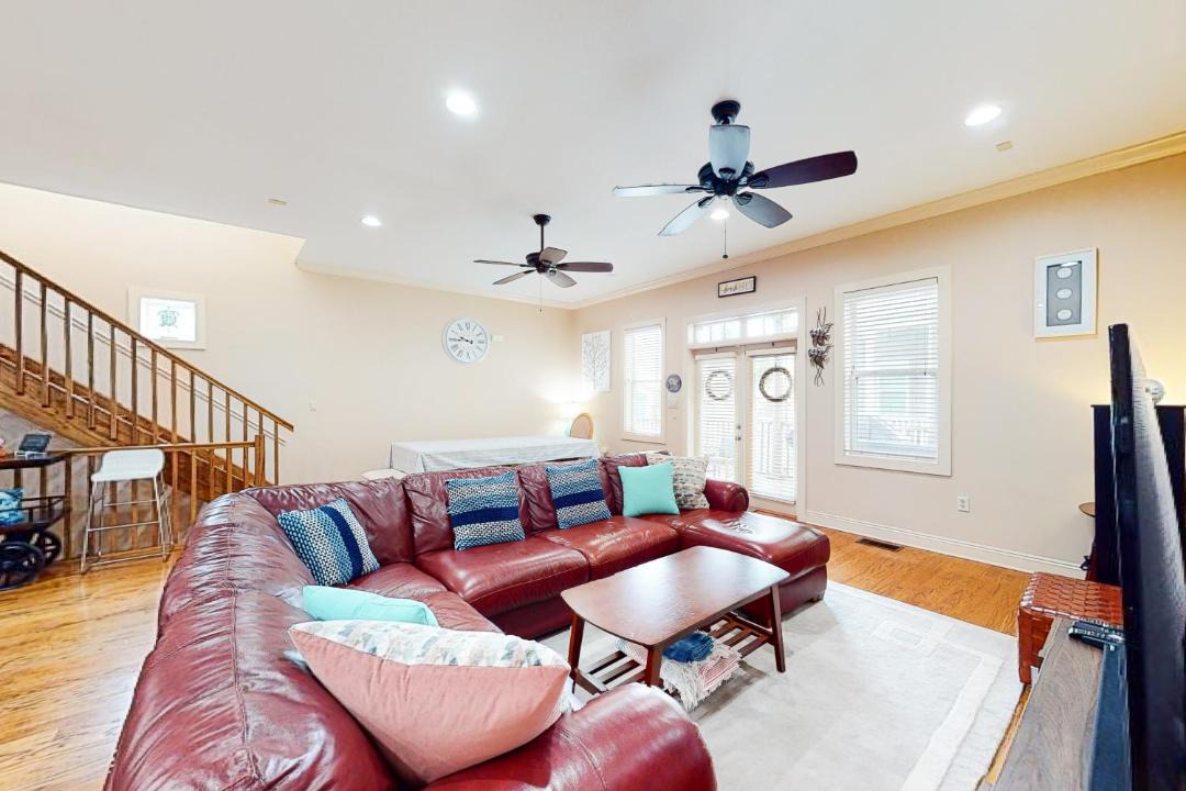 Photo of Livingroom in Crescent Beach