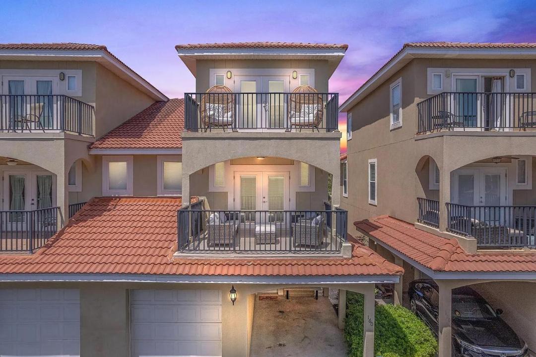 Photo of Patio Balcony in Sunnyside