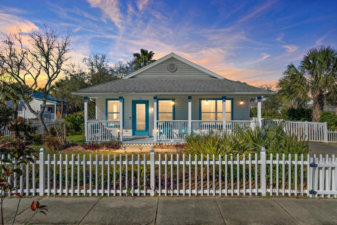 Photo of Buildings in Crystal Beach