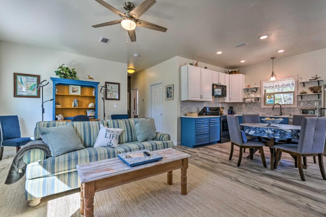 Photo of Livingroom in Gulf Breeze