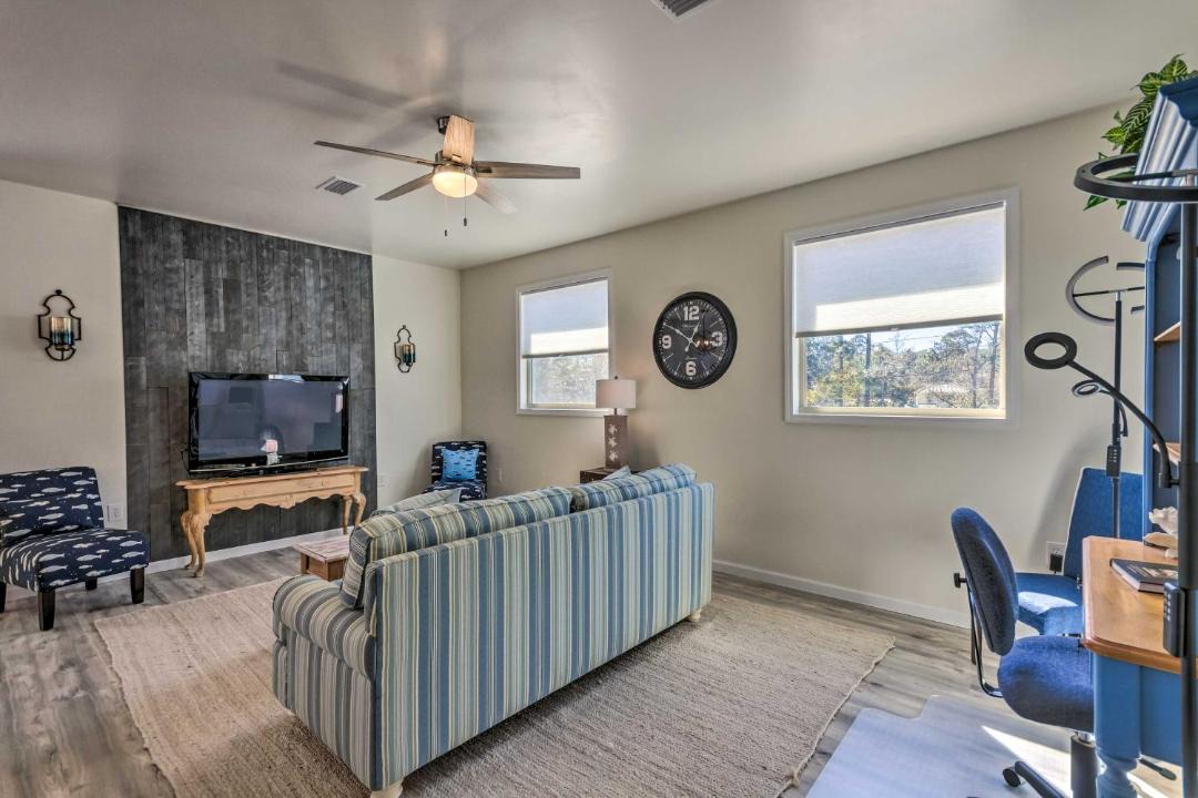 Photo of Livingroom in Gulf Breeze