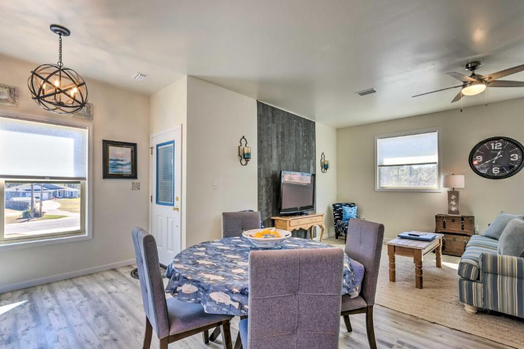 Photo of Livingroom in Gulf Breeze