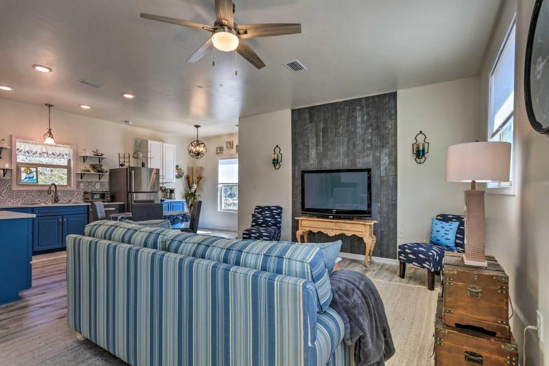 Photo of Livingroom in Gulf Breeze
