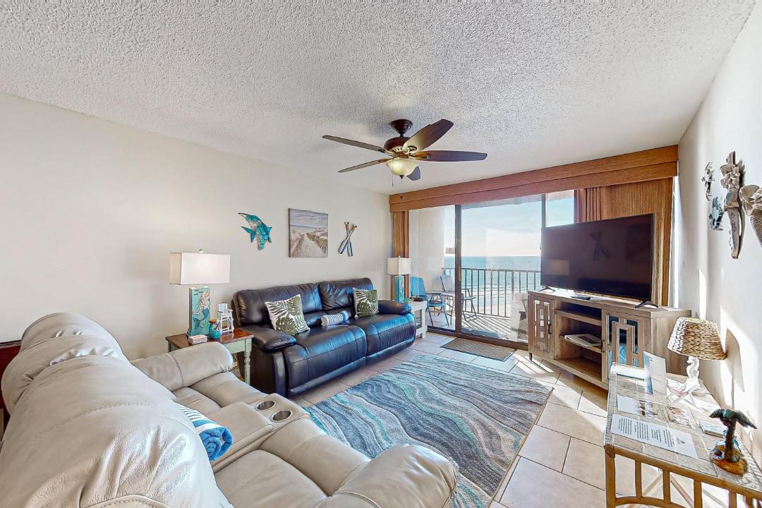 Photo of Livingroom in Biltmore Beach