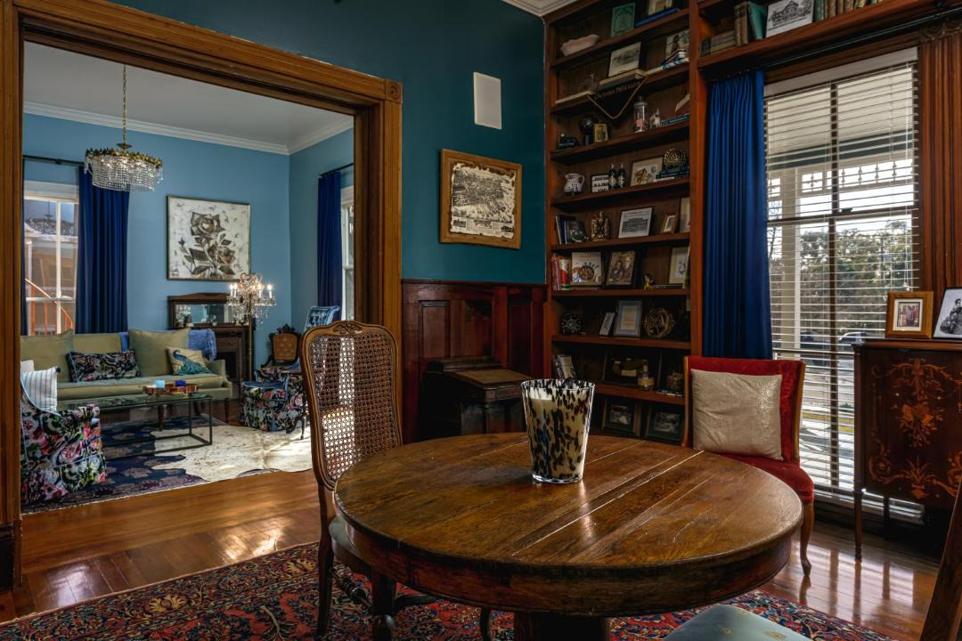 Photo of Livingroom in Downtown