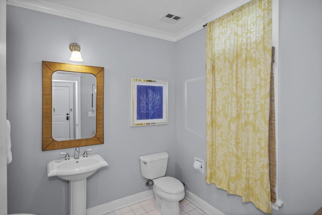 Photo of Bathroom in Beach District