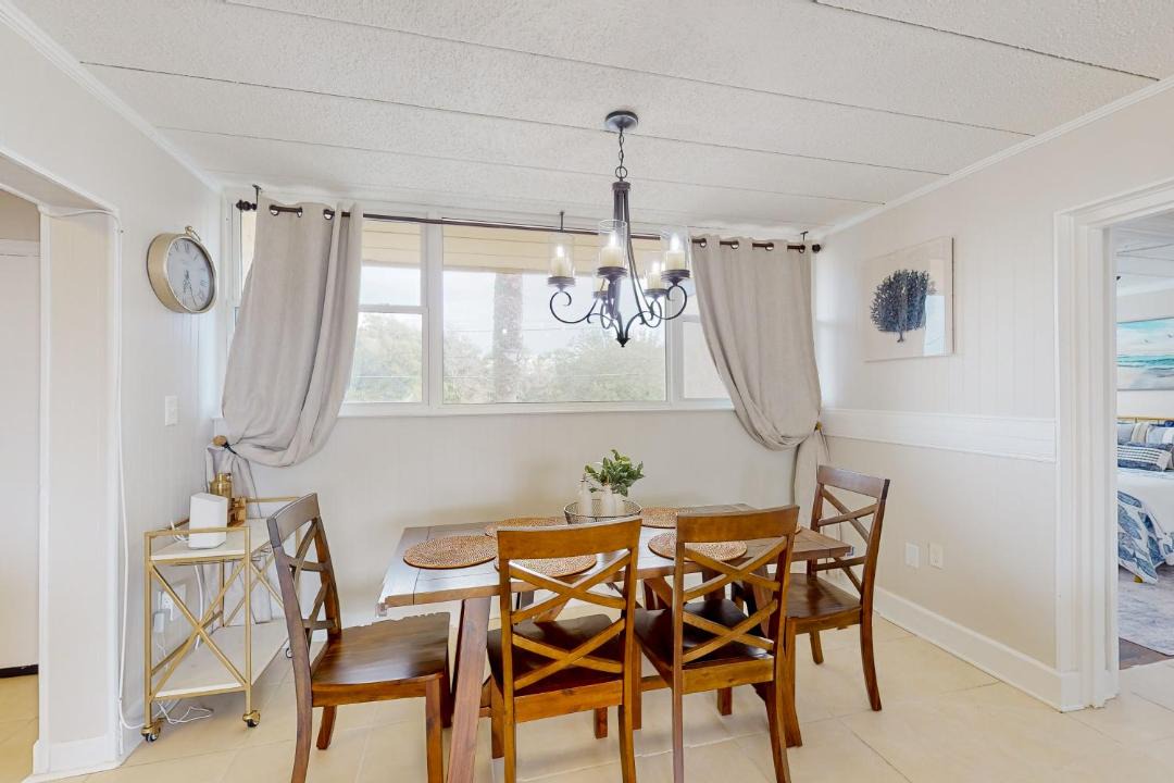 Photo of Livingroom in Mary Esther