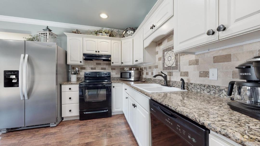Photo of Kitchen in Laguna Beach Estates