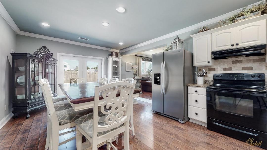 Photo of Kitchen in Laguna Beach Estates