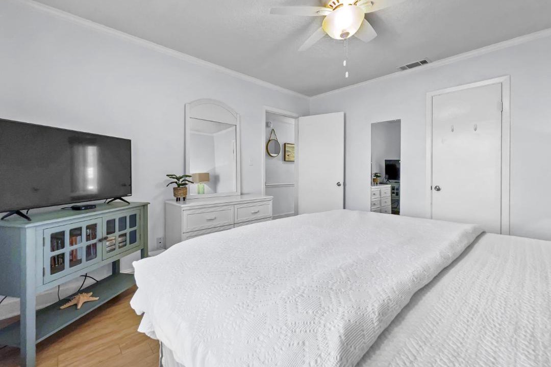Photo of Bedroom in Laguna Beach