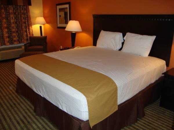 Photo of Bedroom in Leesville