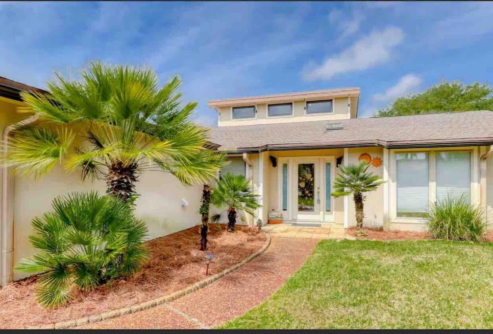 Photo of Buildings in Gulf Breeze