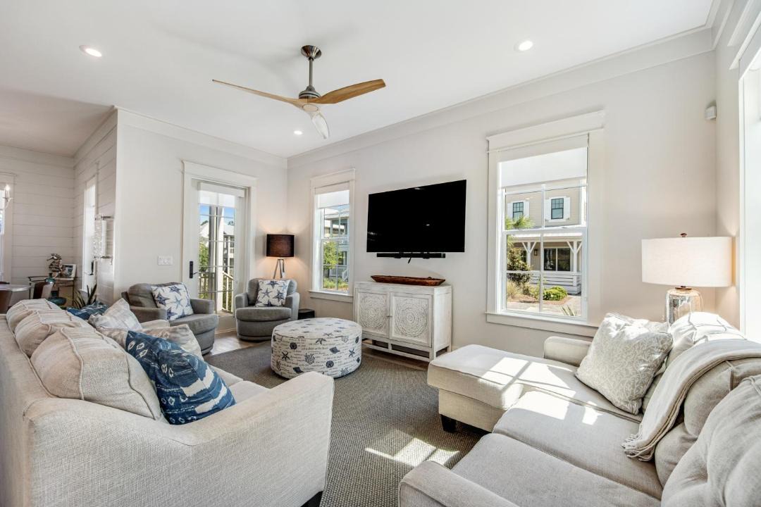 Photo of Livingroom in Lakeside at Blue Mountain Beach