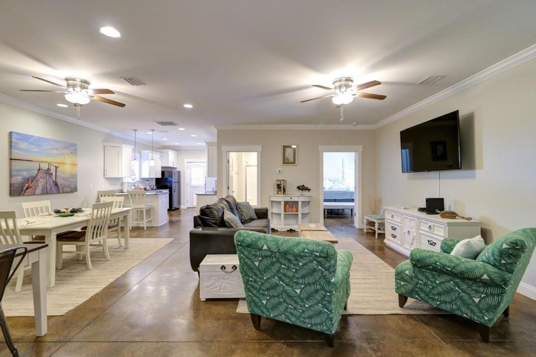 Photo of Livingroom in Holiday Beach