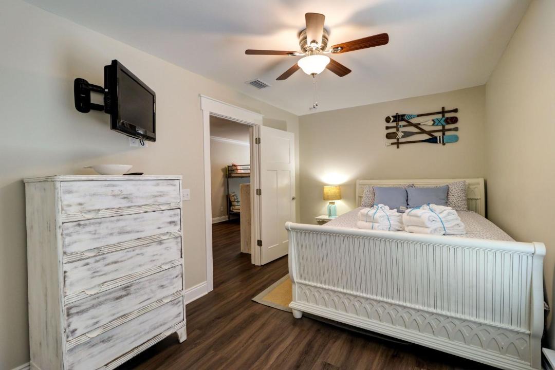 Photo of Bedroom in Holiday Beach
