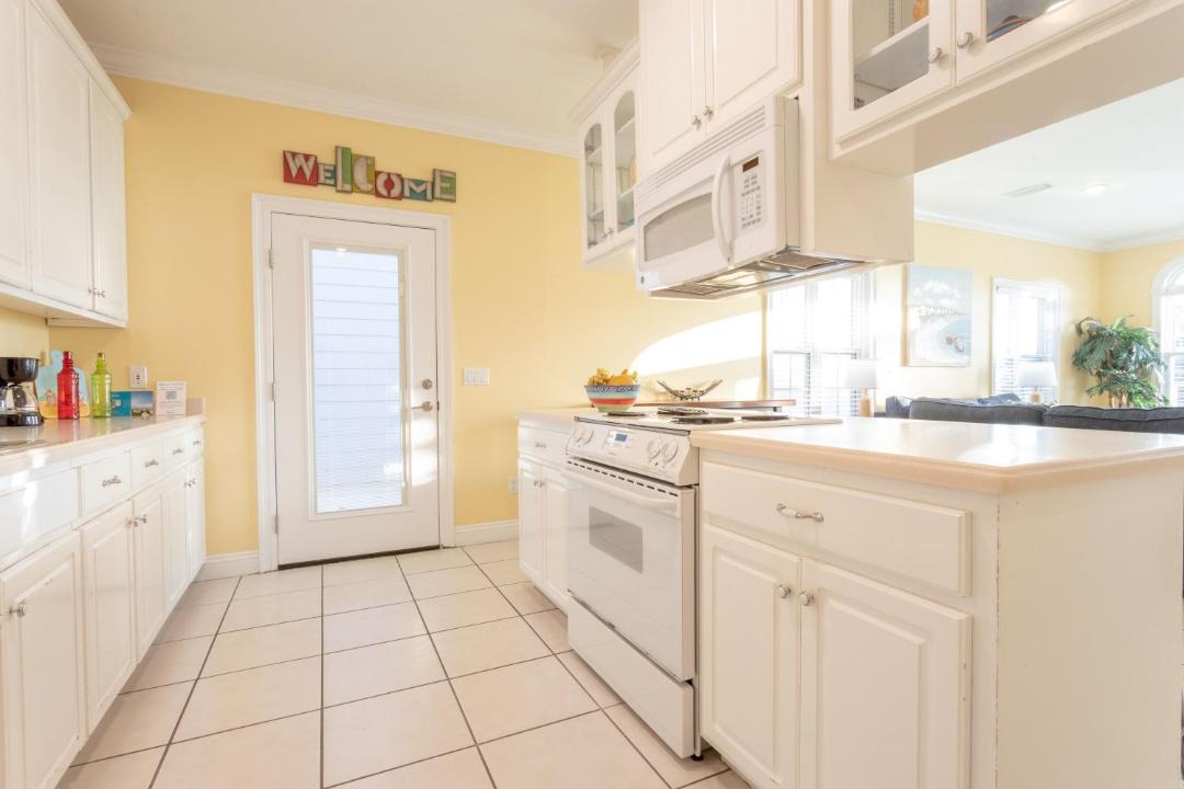 Photo of Kitchen in Lullwater Beach