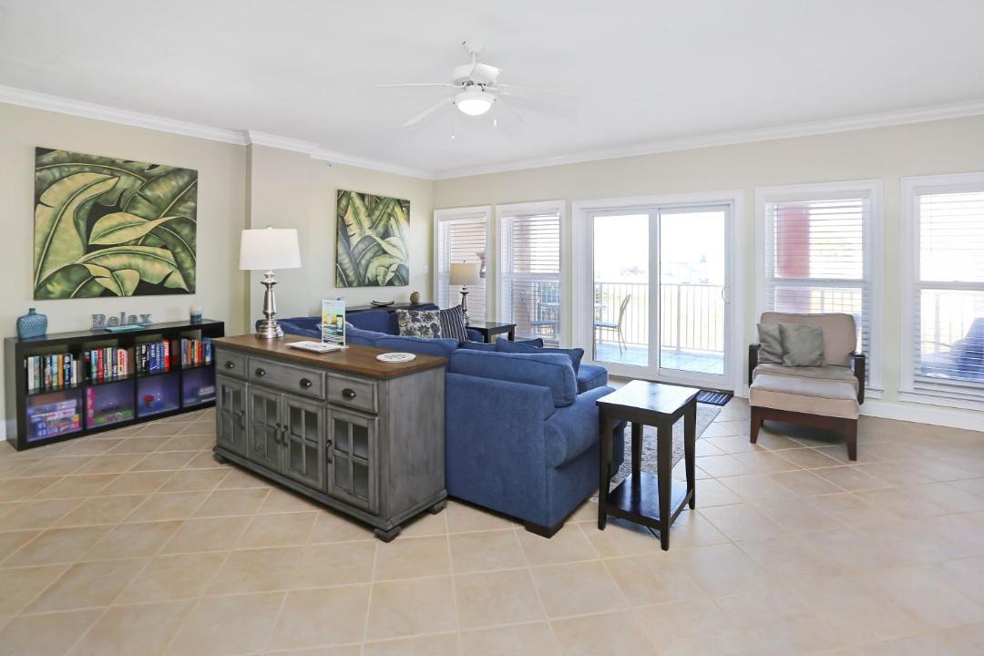 Photo of Livingroom in Mexico Beach