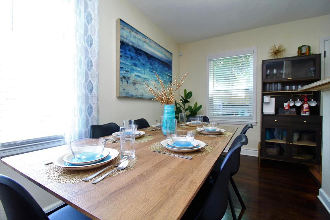 Photo of Livingroom in Navy Point