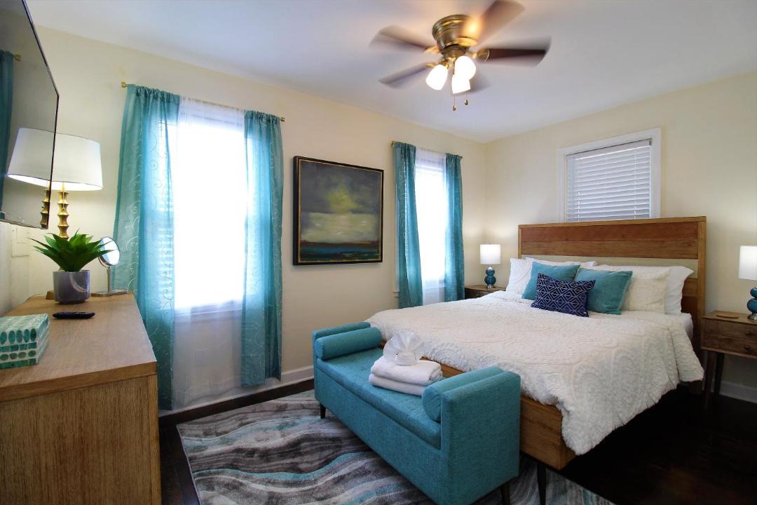 Photo of Bedroom in Navy Point