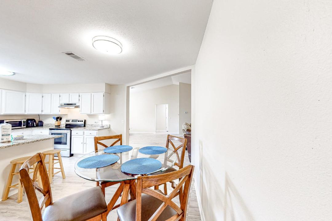 Photo of Livingroom in Ono Island
