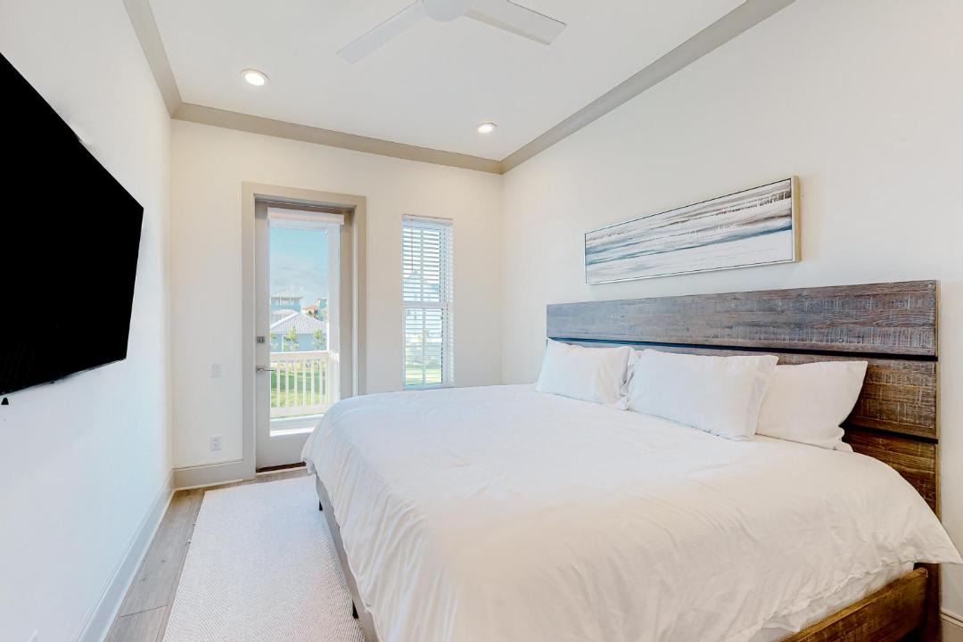 Photo of Bedroom in Dune Allen Beach