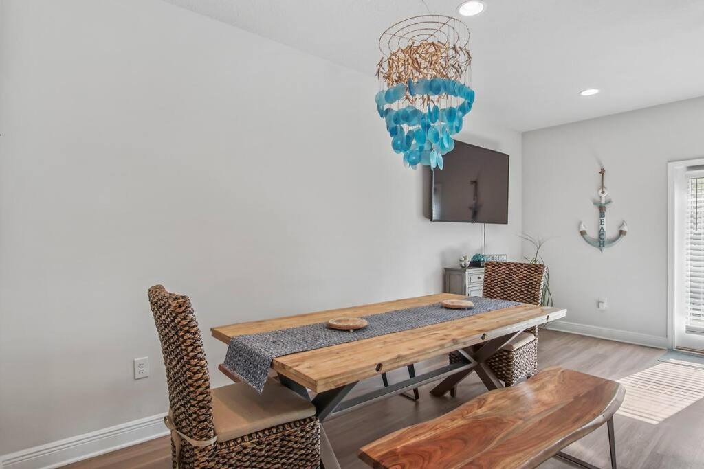 Photo of Livingroom in Thomas Drive