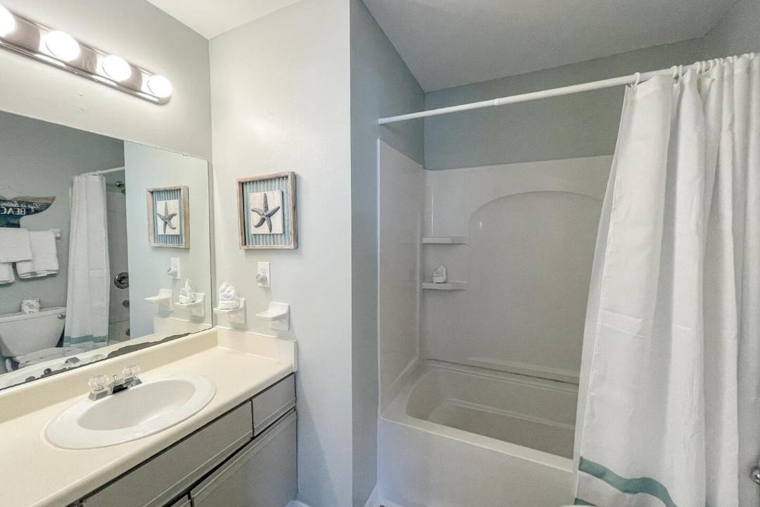 Photo of Bathroom in Dauphin Island