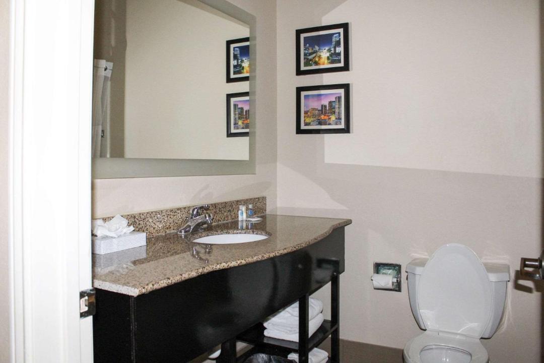 Photo of Bathroom in Fultondale