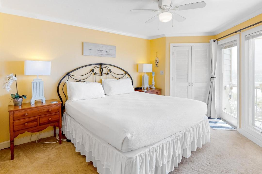 Photo of Bedroom in Crystal Beach