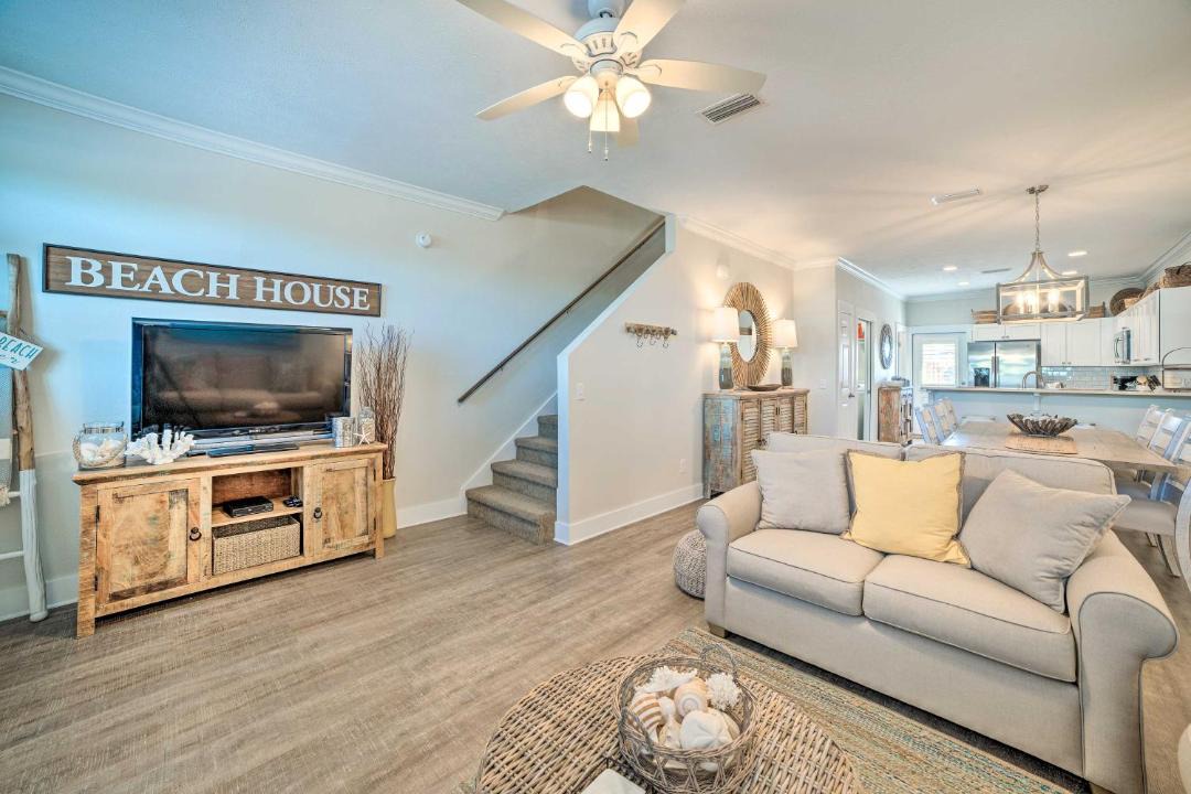 Photo of Livingroom in Mexico Beach