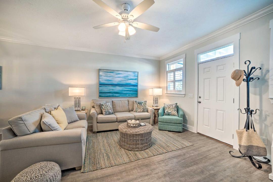 Photo of Livingroom in Mexico Beach