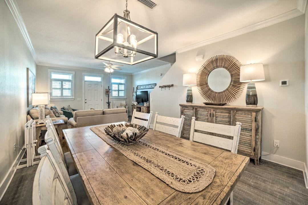 Photo of Livingroom in Mexico Beach