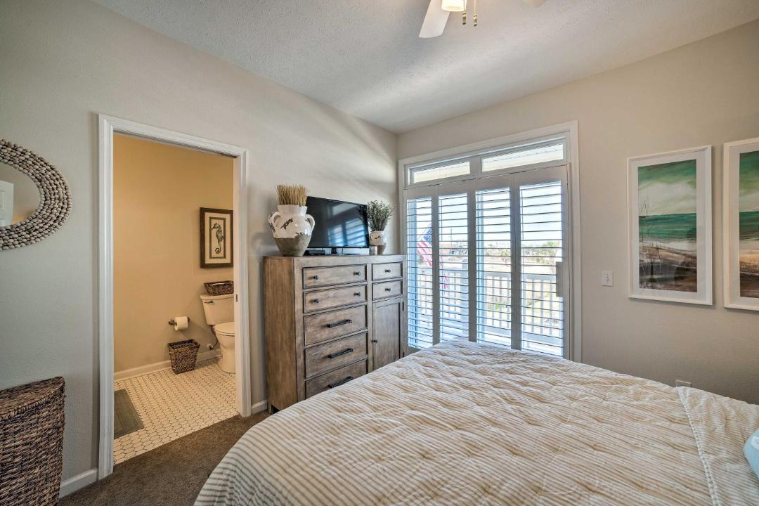 Photo of Bedroom in Mexico Beach