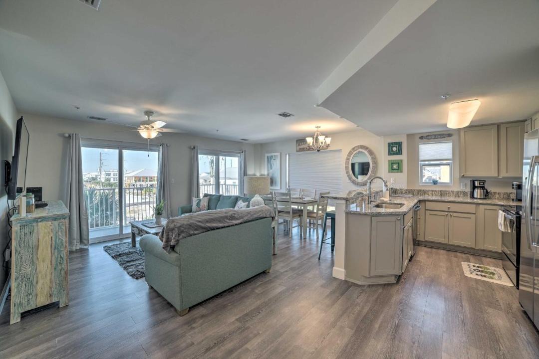 Photo of Livingroom in Mexico Beach